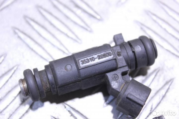 Форсунка двигателя Kia Cerato 2004-2008