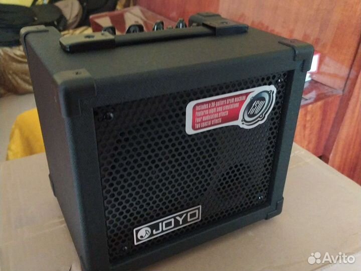 Гитарный комбоусилитель