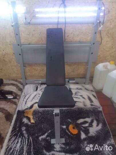 Скамья для жима со стойками