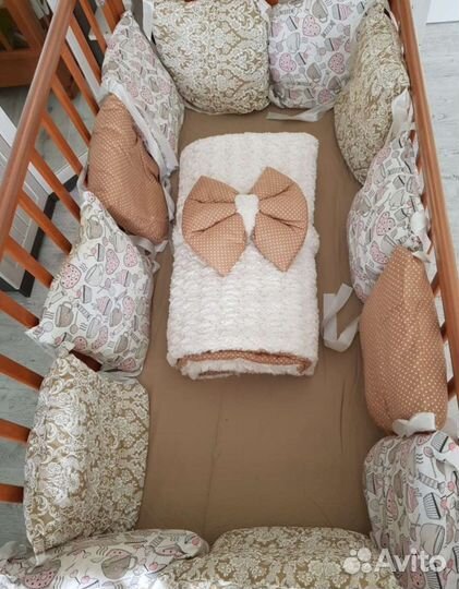 Бортики в кроватку, одеяло,простынь, ростомер