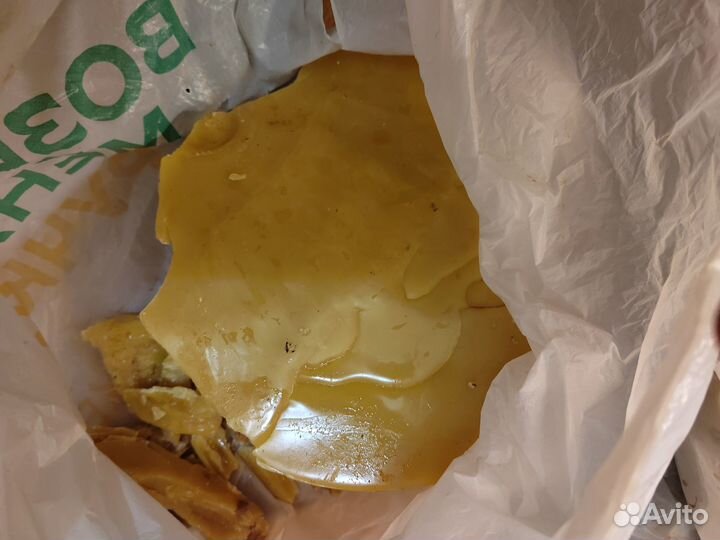 Воск пчелиный продам