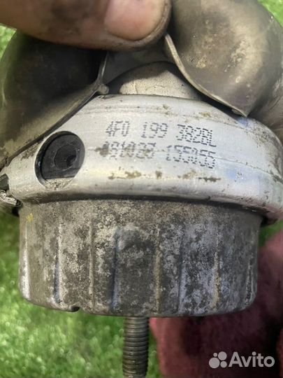 Подушка двигателя правая Audi A6 C6 CCA 2009