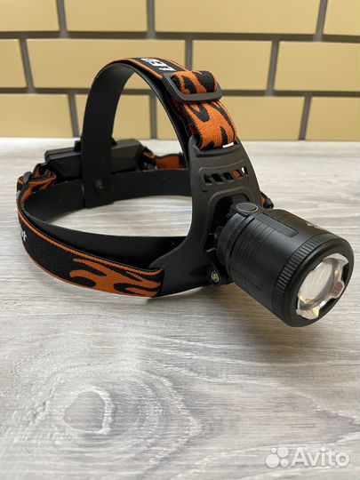Мощьный налобный фонарь с двумя светодиодами
