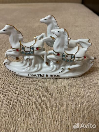 Статуэтка фарфор