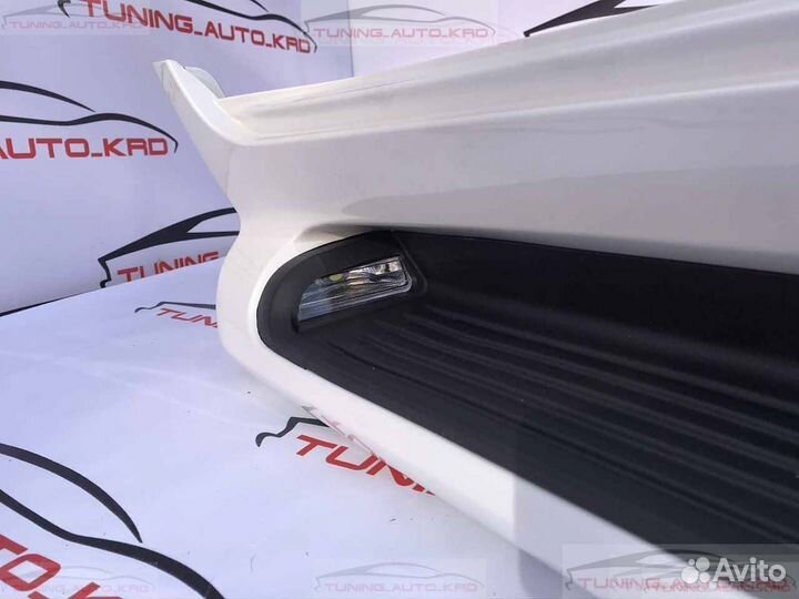 Подножки (пороги) Toyota Land Cruiser 200 X7111