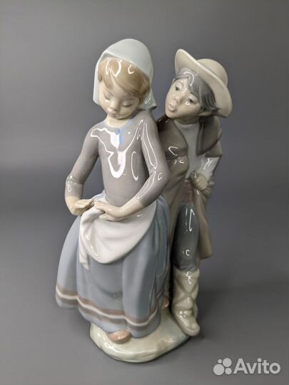 Фарфоровая статуэтка Lladro