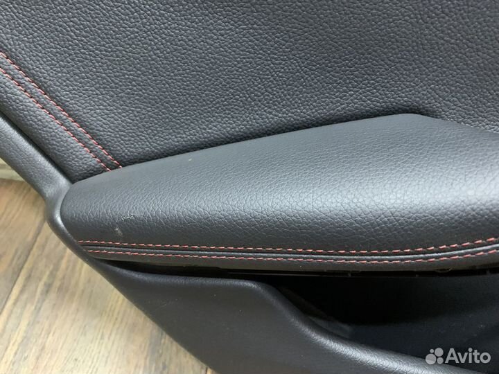 Mercedes Benz GLA X156 Обшивка задней двери LH RH