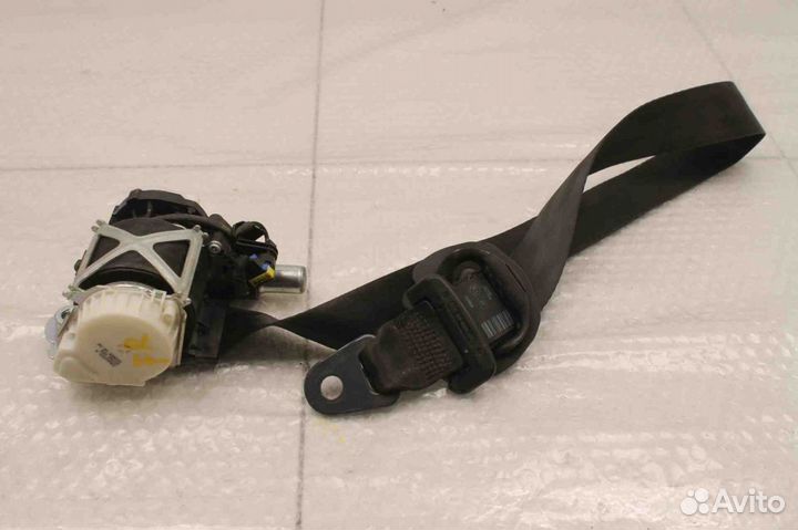 Ремень безопасности с пиропатроном передний правый