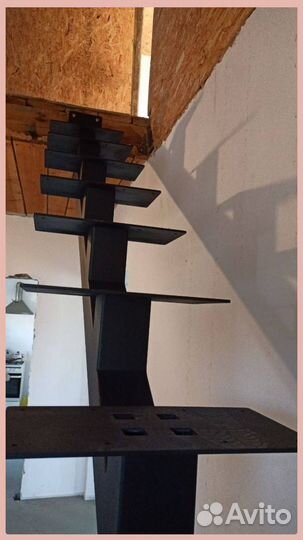 Металлический каркас лестницы