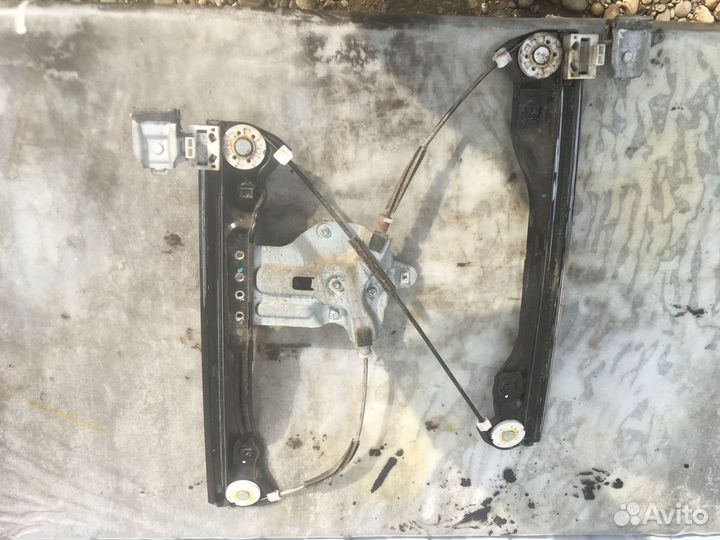 Передний правый стеклоподъемник Шевроле Круз