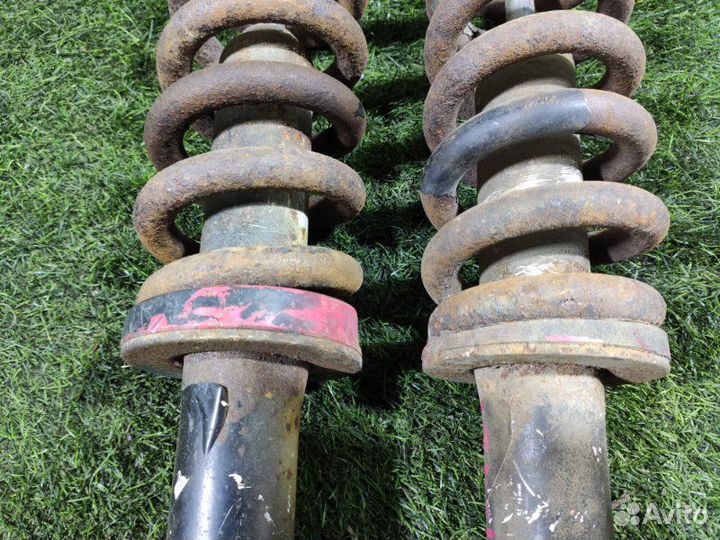 Стойка подвески передняя Toyota Land Cruiser