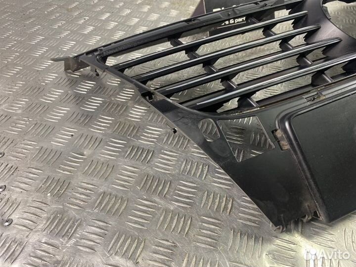 Решетка радиатора Volkswagen Passat B6