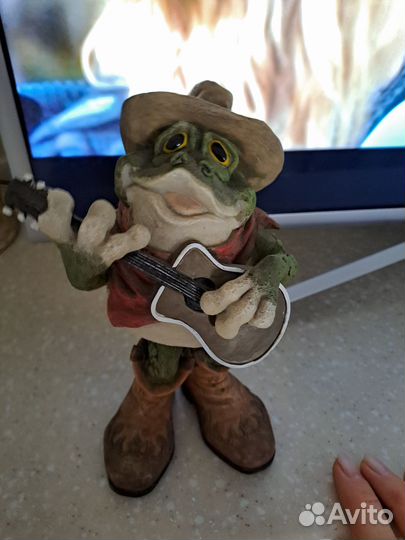 Статуэтка лягушка