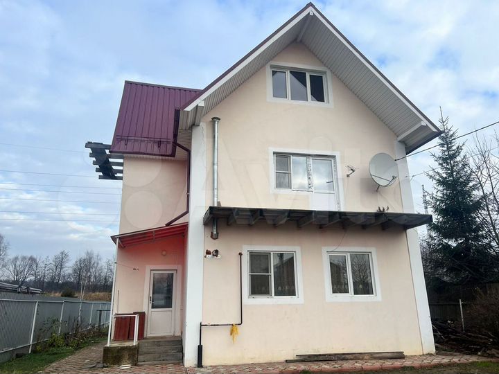 Дом 200 м² на участке 7,5 сот.