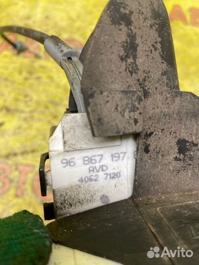 Замок двери передний правый Citroen C4 LC EP6 2008