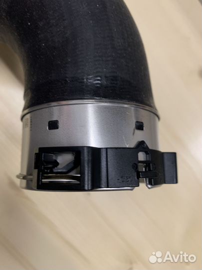 Патрубок интеркулера Mercedes X166 A1665280082