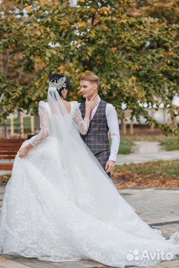 Свадебное платье со шлейфом 44-46