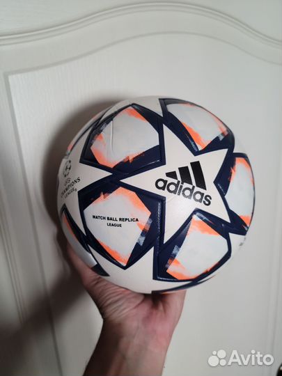 Футбольный мяч adidas новый