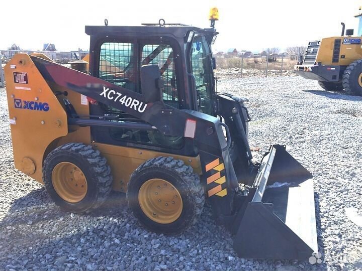 Мини-погрузчик XCMG XC740RU, 2022