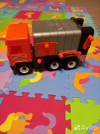 Мусоровоз игрушка
