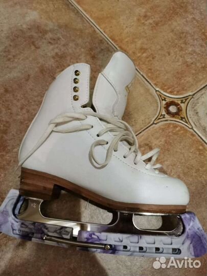 Детские профессиональные коньки