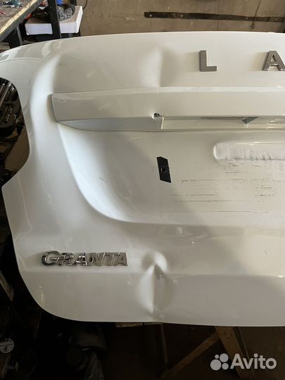 Крышка багажника гранта лифтбэк