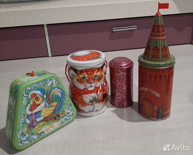 Банки жестяные новогодние