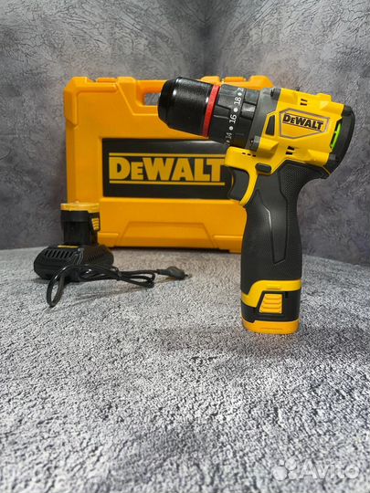 Шуруповёрт Dewalt 18v бесщёточный в наборе