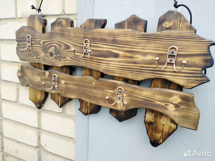 Вешалка для одежды настенная ручной работы