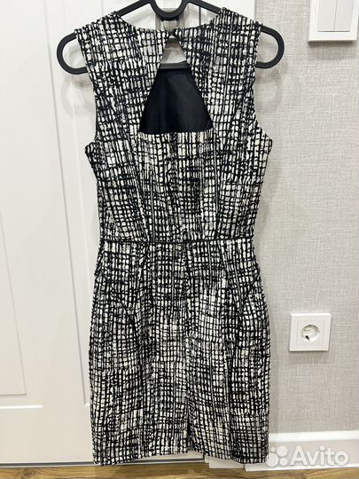 Платье футляр 40-42 H&M