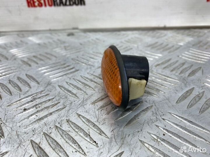 Повторитель поворота в крыло Kia Spectra седан S6D