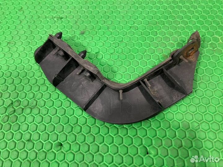 Кронштейн бампера задний правый Acura Mdx YD1