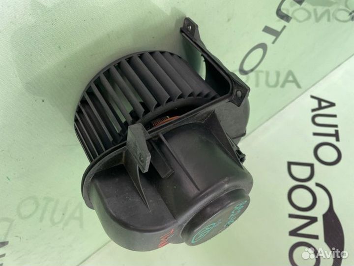 Мотор печки Volkswagen Touareg 7L рест. 2 2008