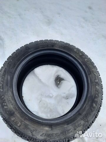 Goodyear UltraGrip 500 235/55 R17