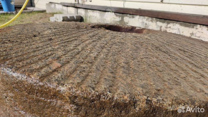 Каменные жернова