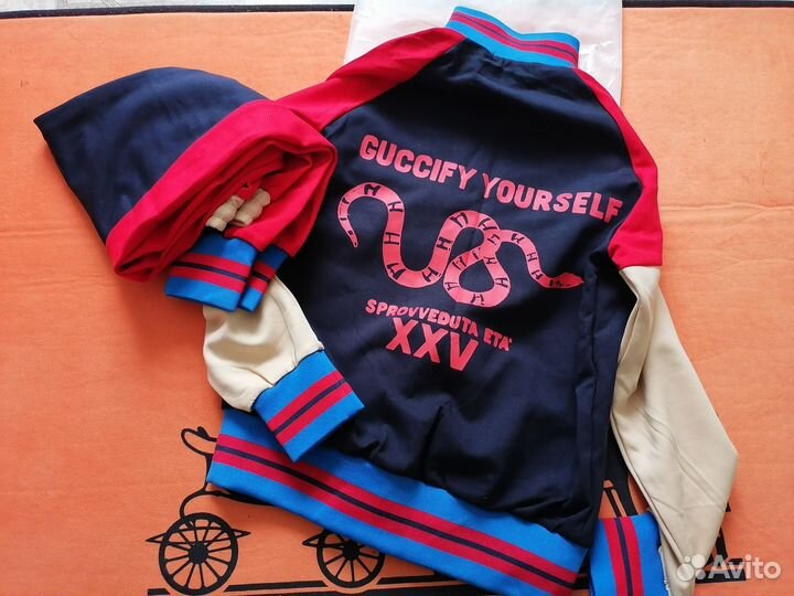 Спортивный костюм женский