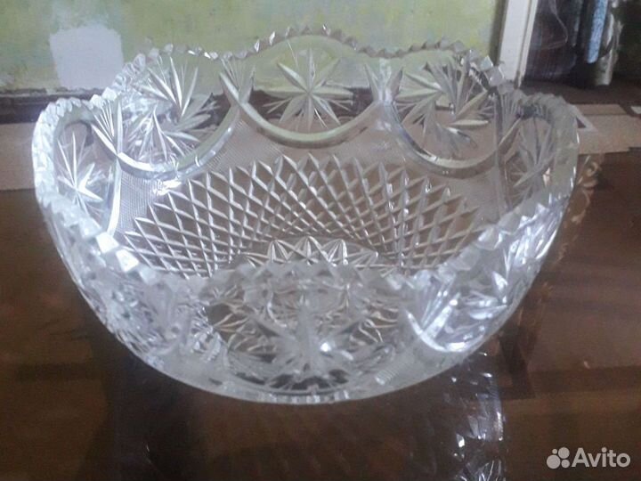 Вазы хрустальные и др