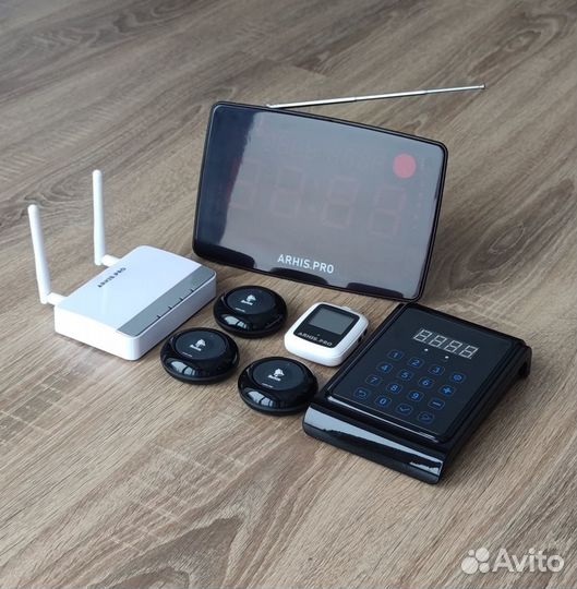 Кнопка вызова официанта, часы, табло, пуль, репите