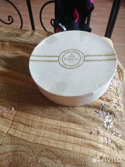 Картонная коробка круглая