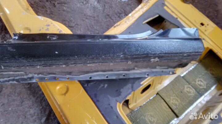 Порог левый для фольцваген поло