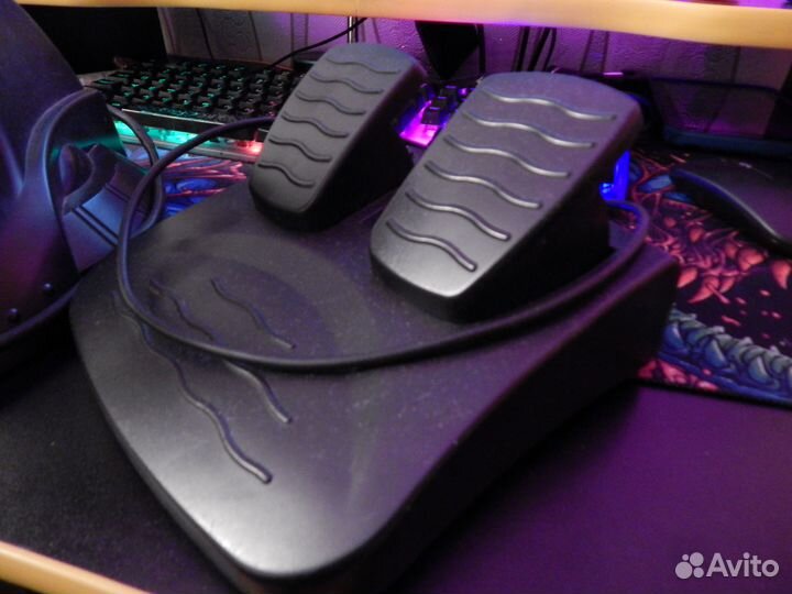 Игровой руль с педалями для пк