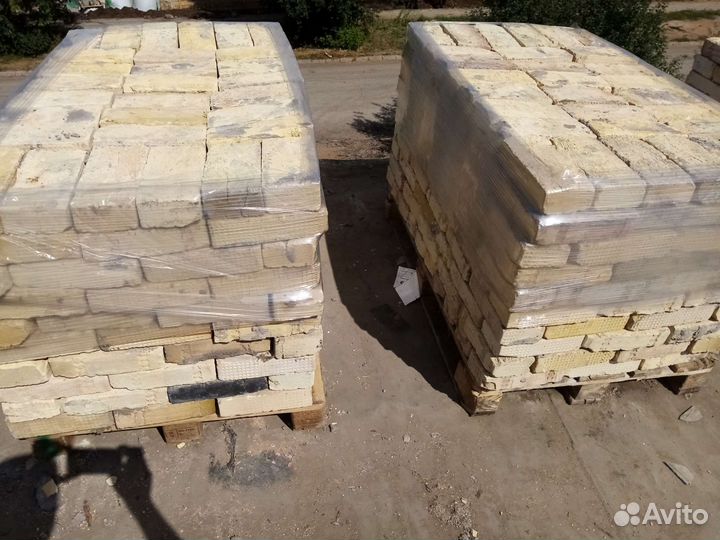 Кирпич бу на поддонах