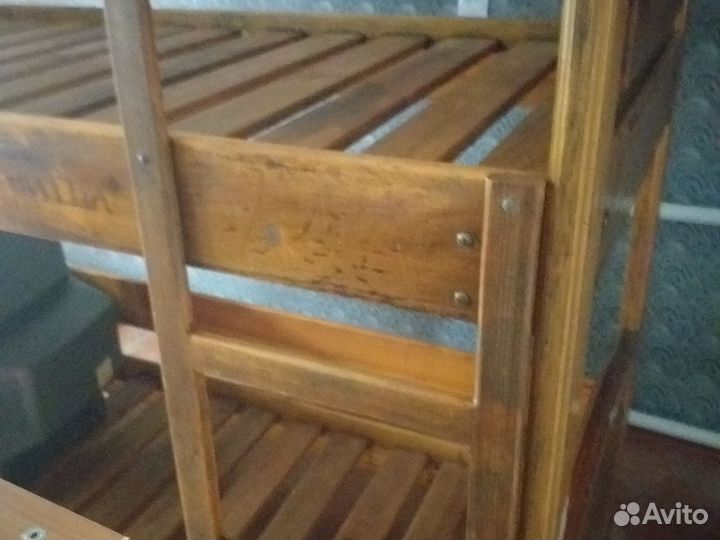 Детская двухярусная кровать