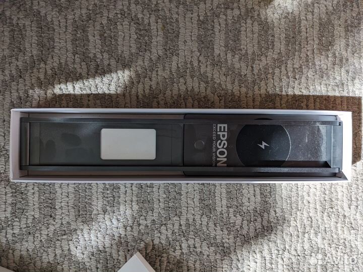 Настольная лампа с беспроводной зарядкой