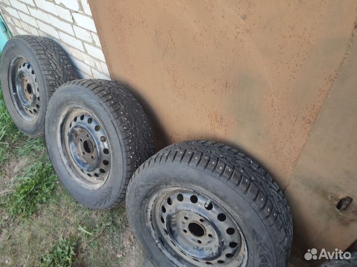 Комплект зимних колёс 205/65 r15