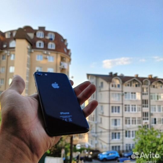iPhone 8, 64 ГБ