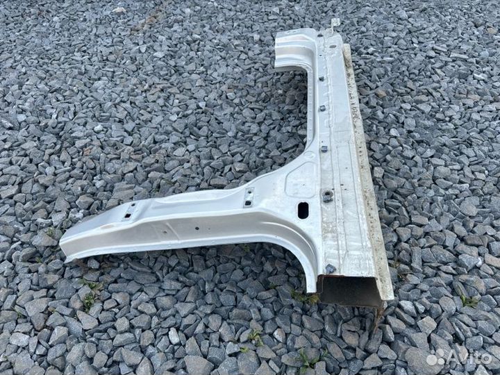 Порог со стойкой правый Ford Focus 3 2.0L duratec