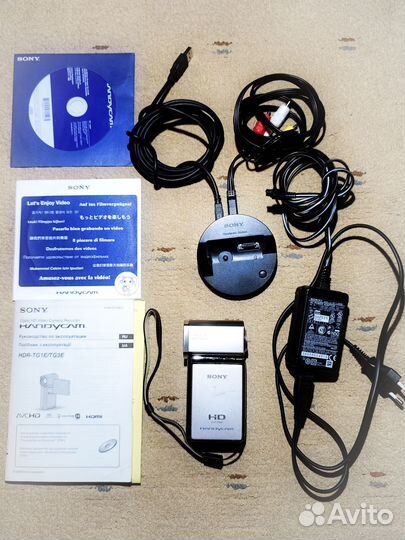 Цифровая мини-видеокамера Sony Handycam HDR-TG1E