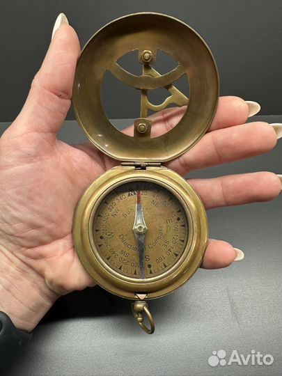 Компас морской состареный