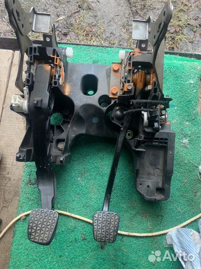 Педальный узел Opel Insignia мт 1.8